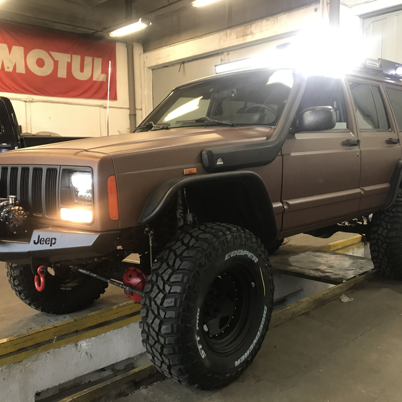 FELGI STALOWE CZARNY MAT 16X8 5X114,3 ET-10 JEEP CHEROKE