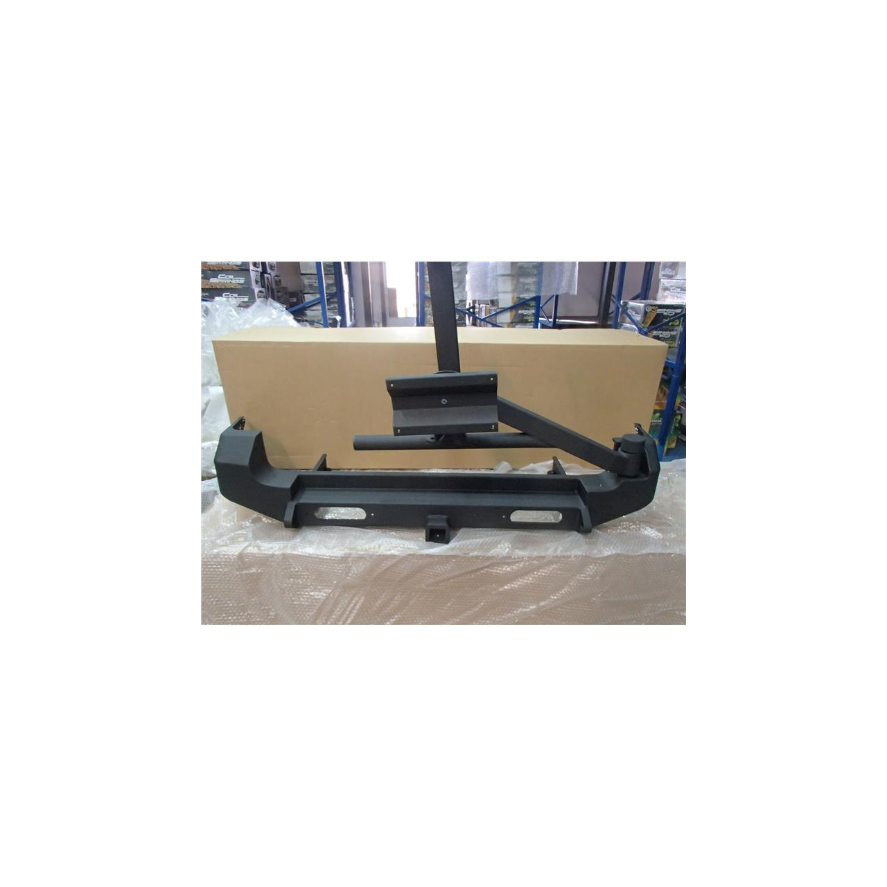 ZDERZAK TYLNY SUZUKI JIMNY STALOWY Z MOCOWANIEM KOŁA