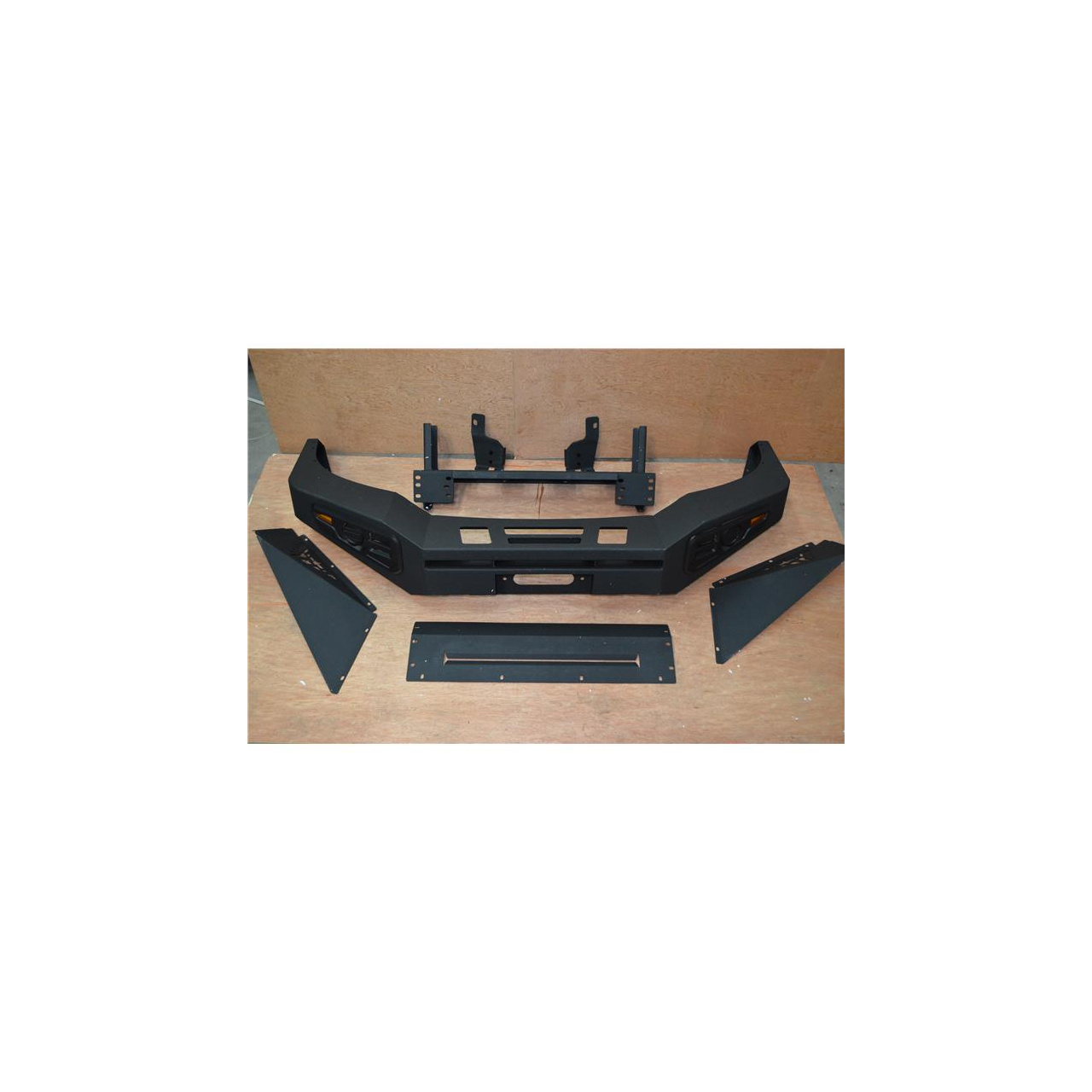 ZDERZAK PRZEDNI ALUMINIOWY TOYOTA HI LUX 2011-2015