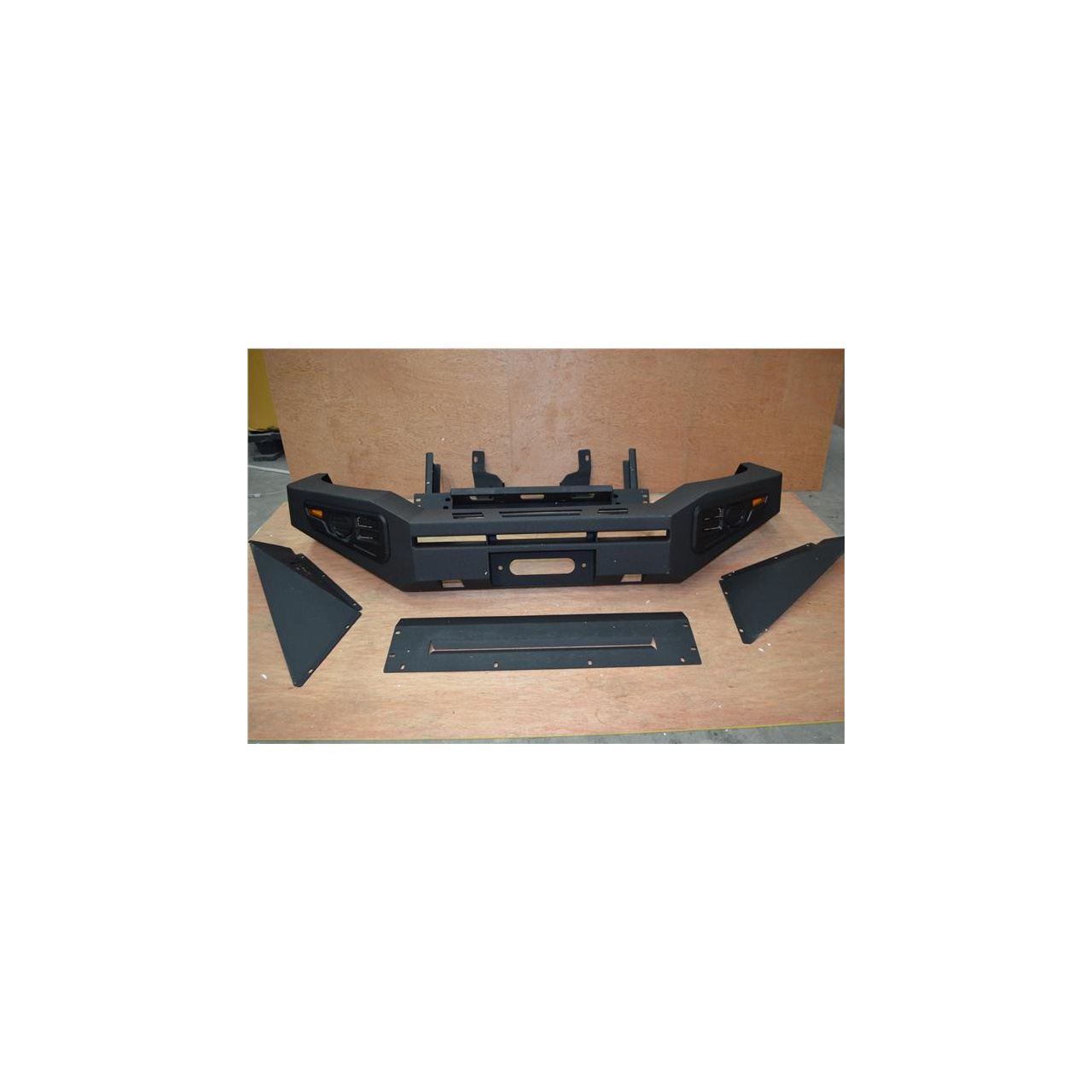 ZDERZAK PRZEDNI ALUMINIOWY TOYOTA HI LUX 2011-2015