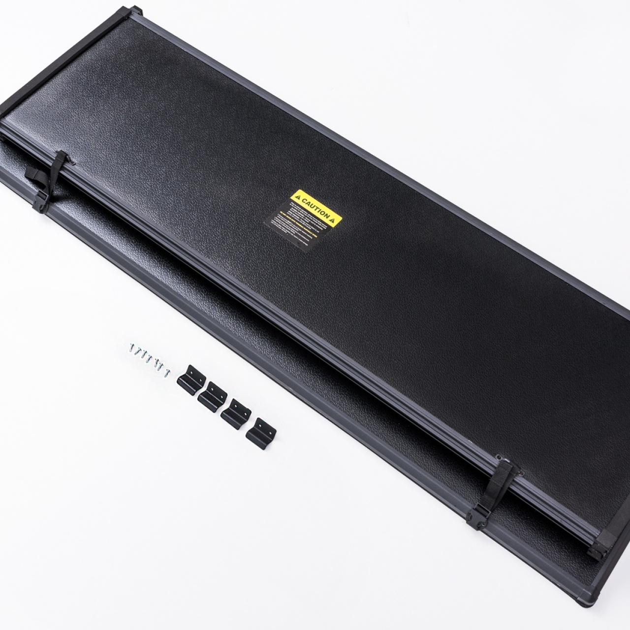 Twarda pokrywa skrzyni 5' 5" Toyota Hilux Revo 2015+