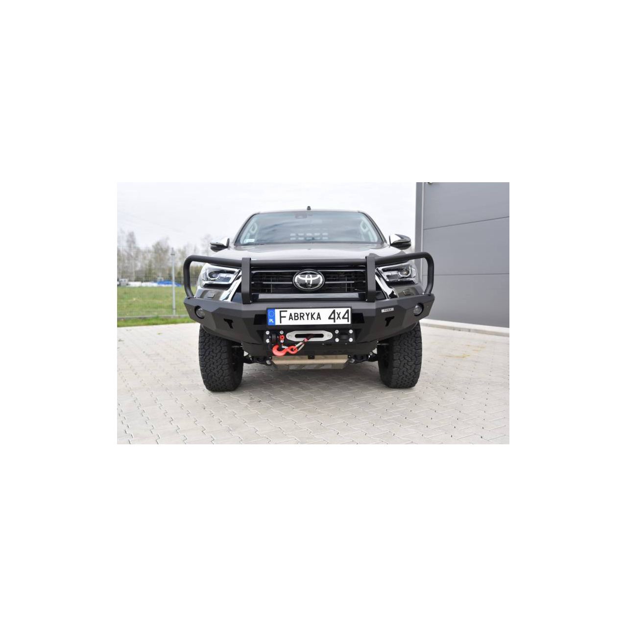 BULLBAR DO PRZEDNIEGO STALOWEGO ZDERZAKA DO TOYOTY HILUX REVO 2020+