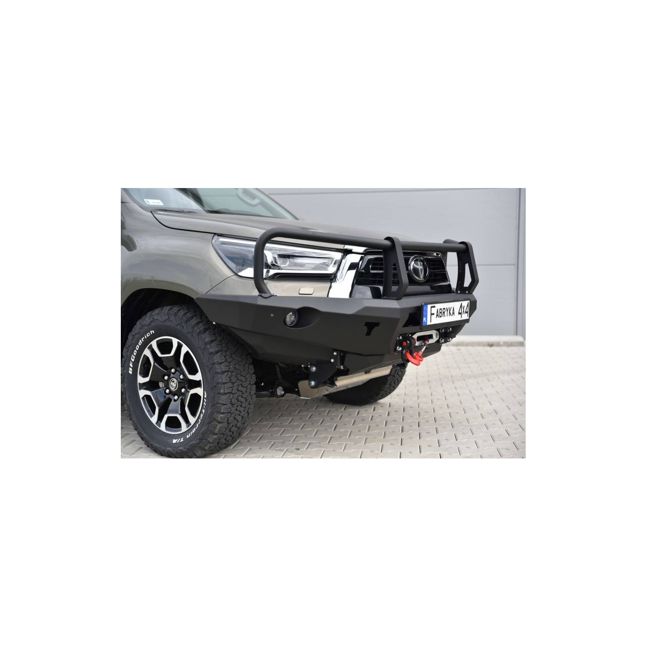 BULLBAR DO PRZEDNIEGO STALOWEGO ZDERZAKA DO TOYOTY HILUX REVO 2020+