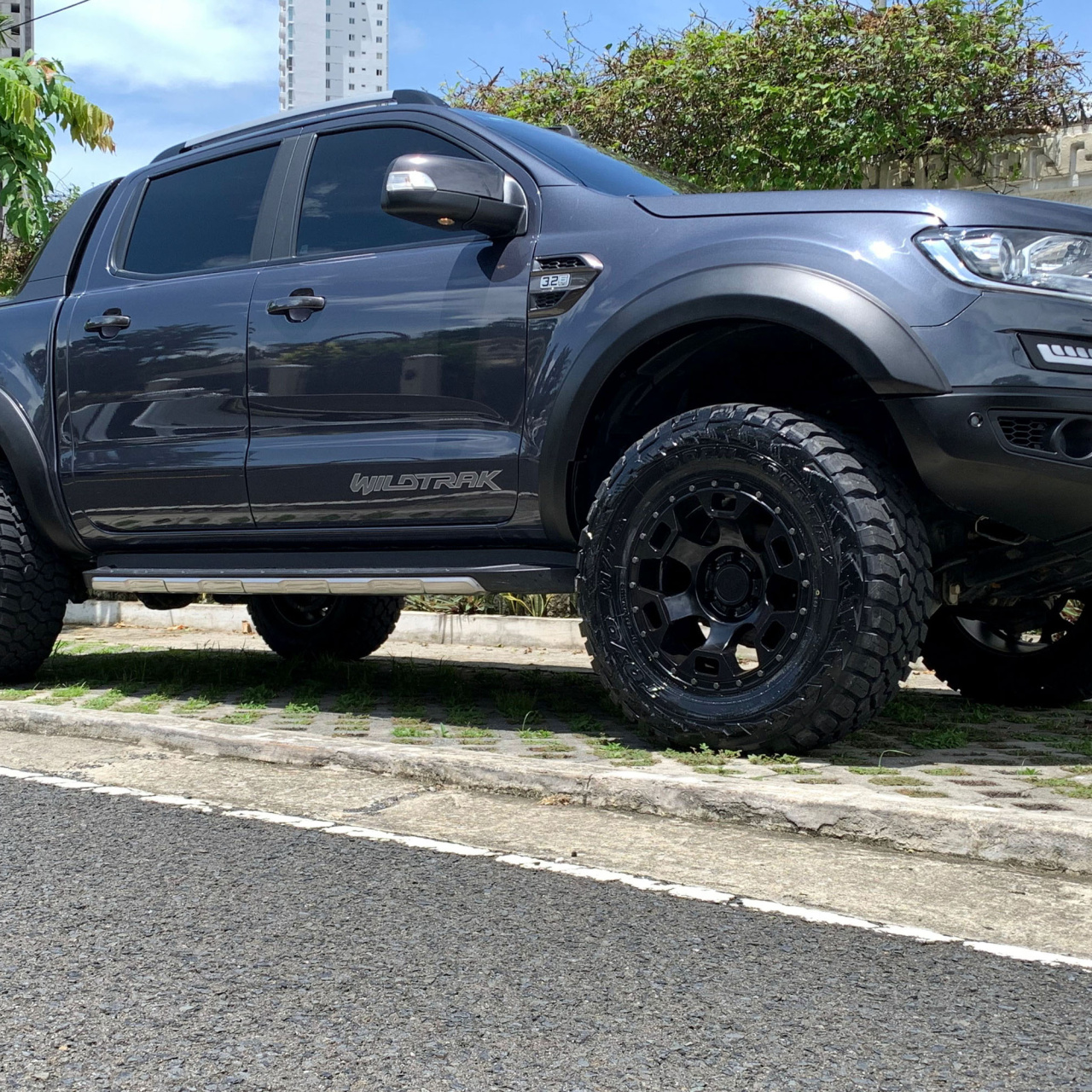 Felga aluminiowa Black Rhino Gauntlet 9x18 6x139,7 ET12 - Toyota, Nissan, Mitsubishi