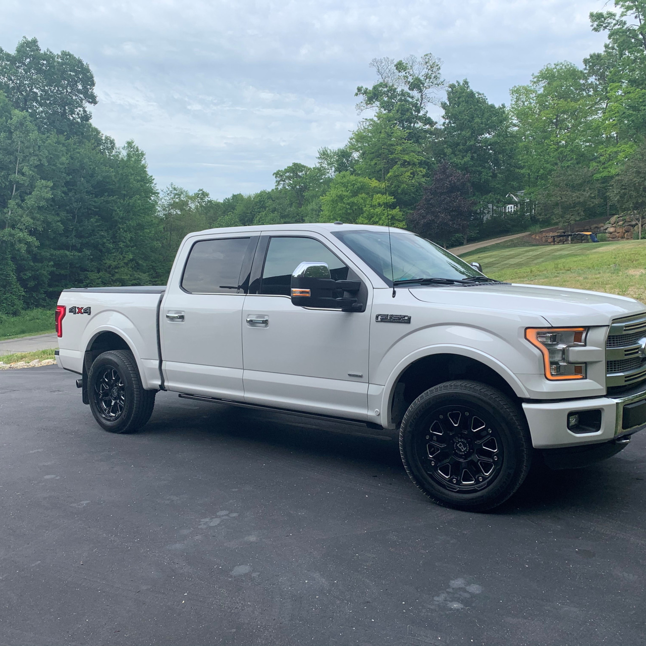 Felga aluminiowa Black Rhino Hollister 9,5x20 5x139,7 ET2 - Dodge RAM