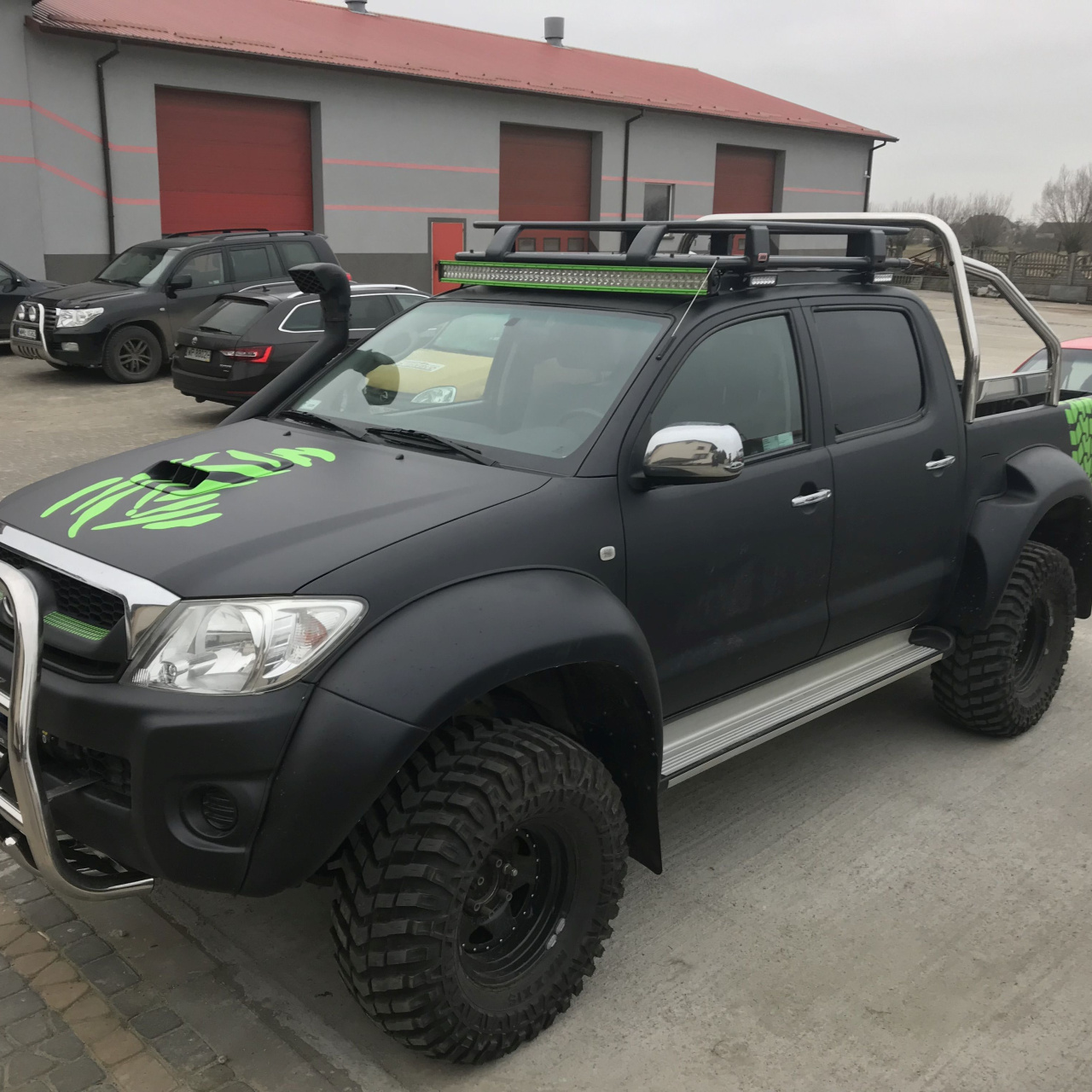 POSZERZENIA BŁOTNIKÓW TYPU ARCTIC TOYOTA HILUX 2005-