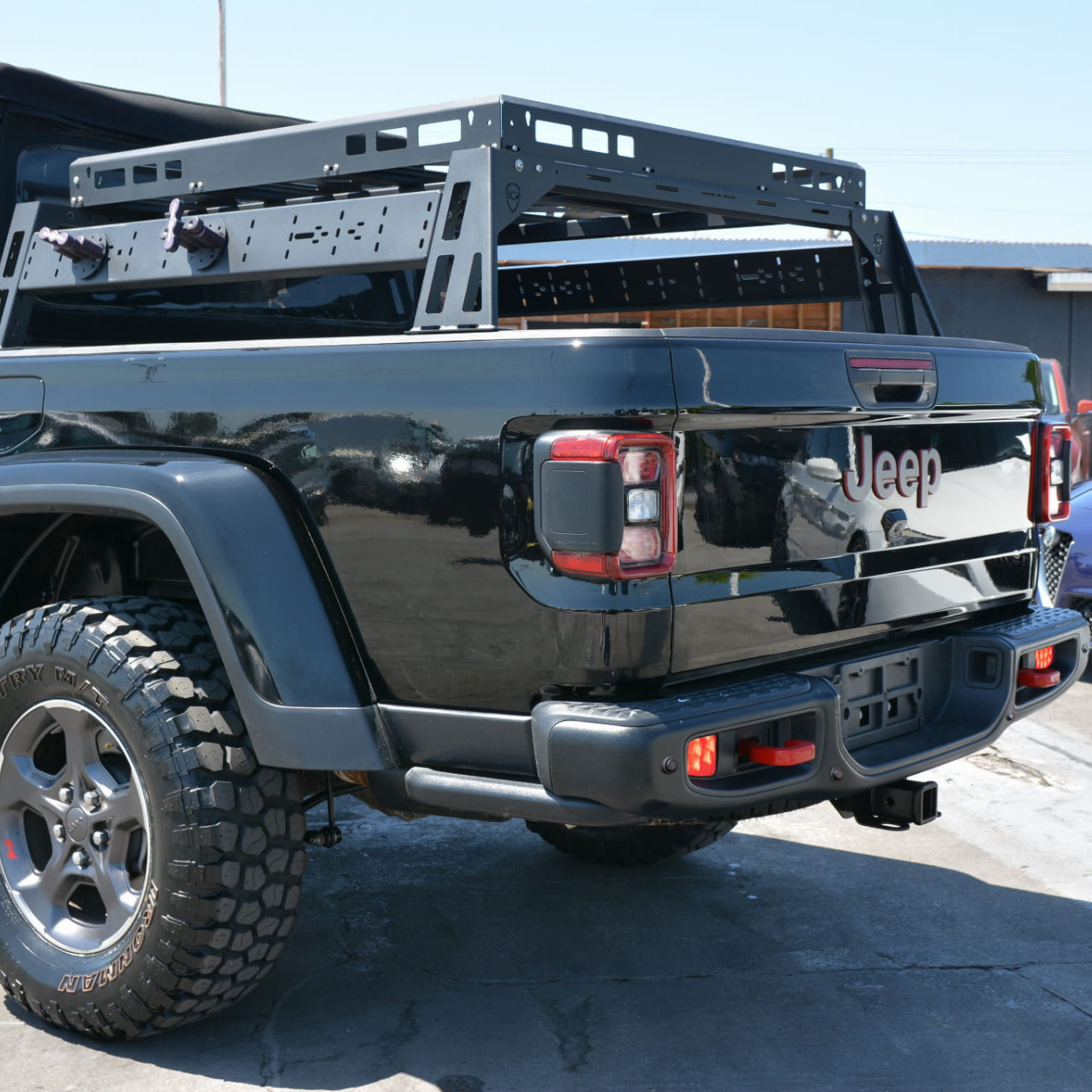  Zderzak tylny z oświetleniem LED Jeep Gladiator JT 2020+