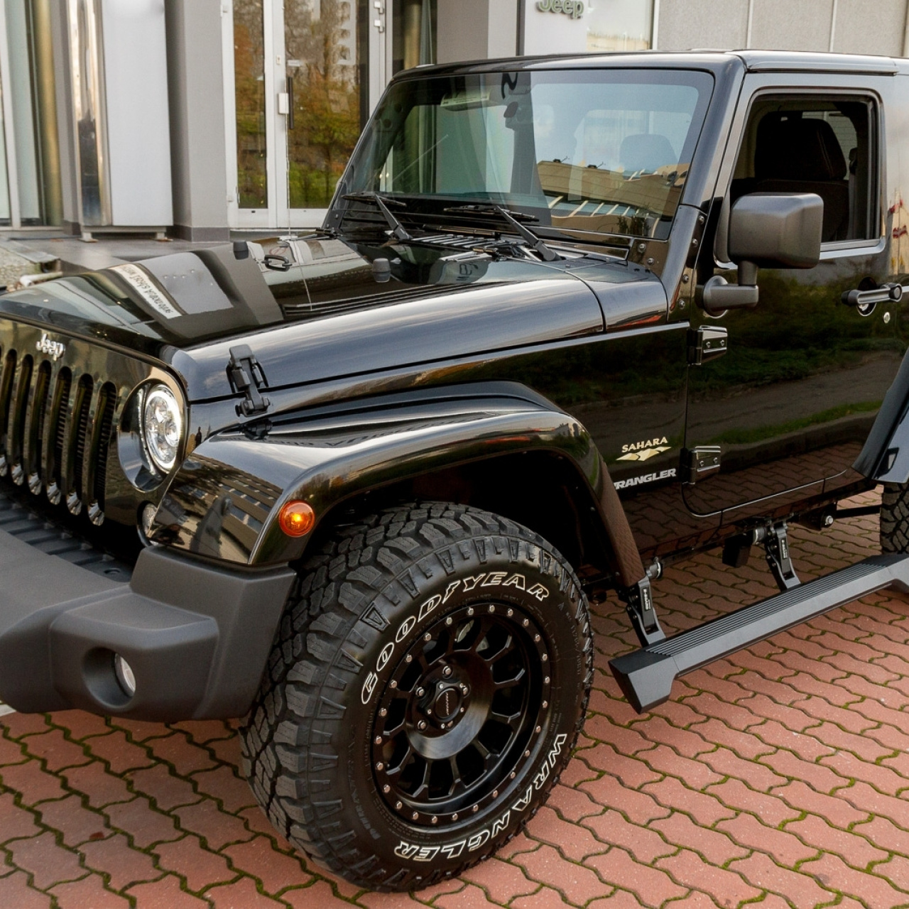 ELEKTRYCZNE STOPNIE BOCZNE JEEP WRANGLER JK 2 DRZWI 2007-