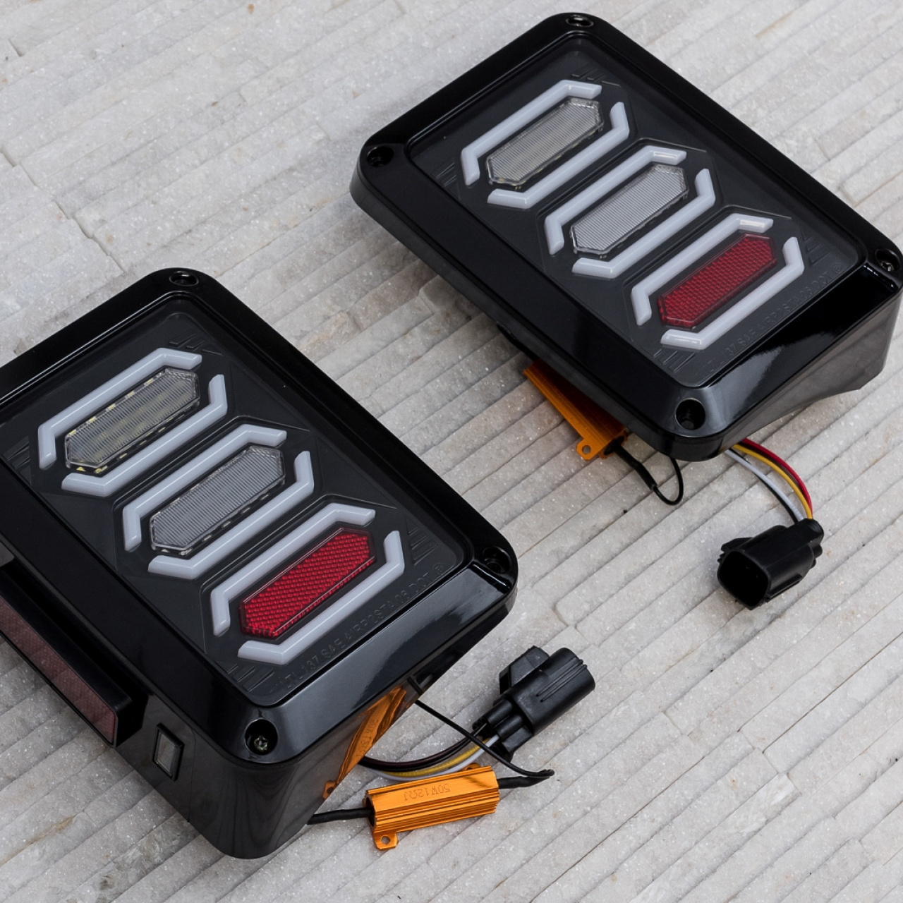 LAMPY TYLNE LED JEEP WRANGLER JK MODEL BLADE