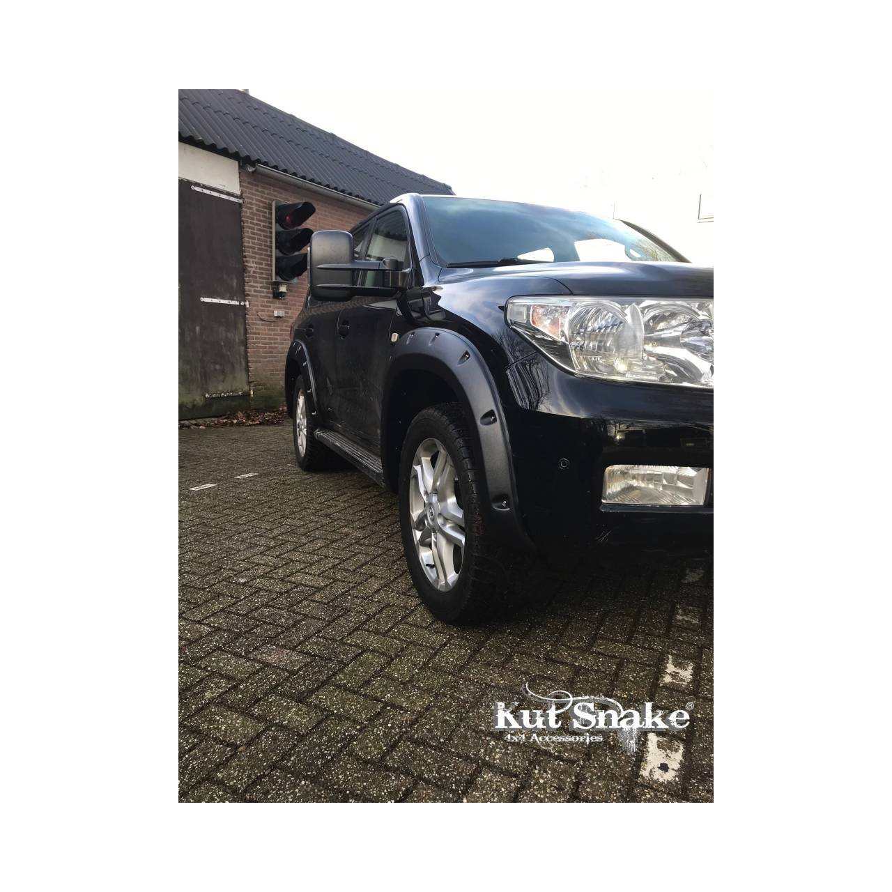 Poszerzenia błotników Toyota Land Cruiser 200