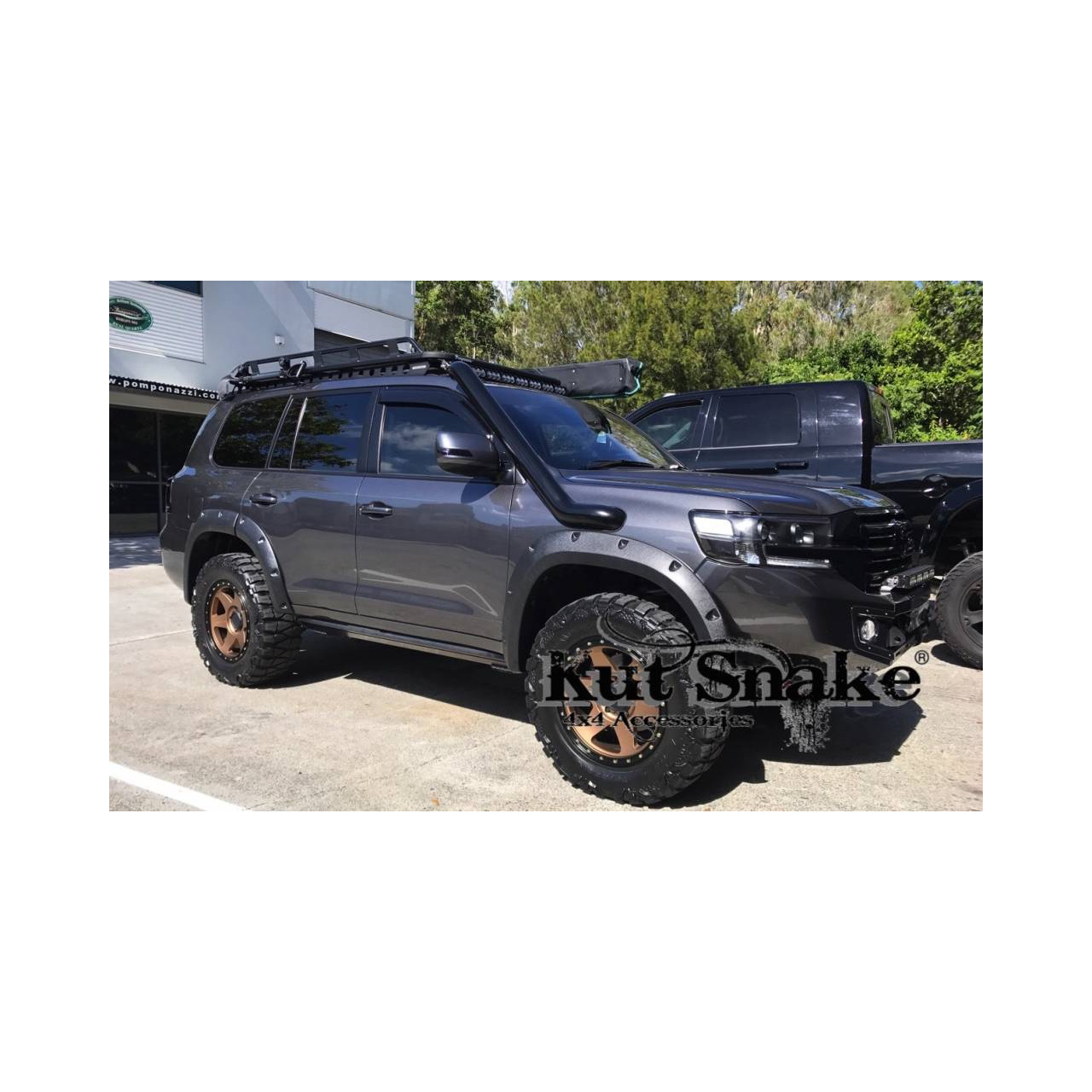 Poszerzenia błotników Toyota Land Cruiser 200