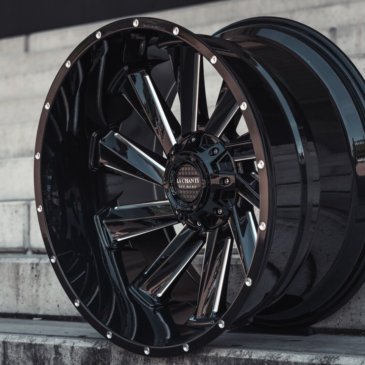 Felgi aluminiowe Chanti Black 20x12 5x139,7 ET -44 RAM 1500 94-18