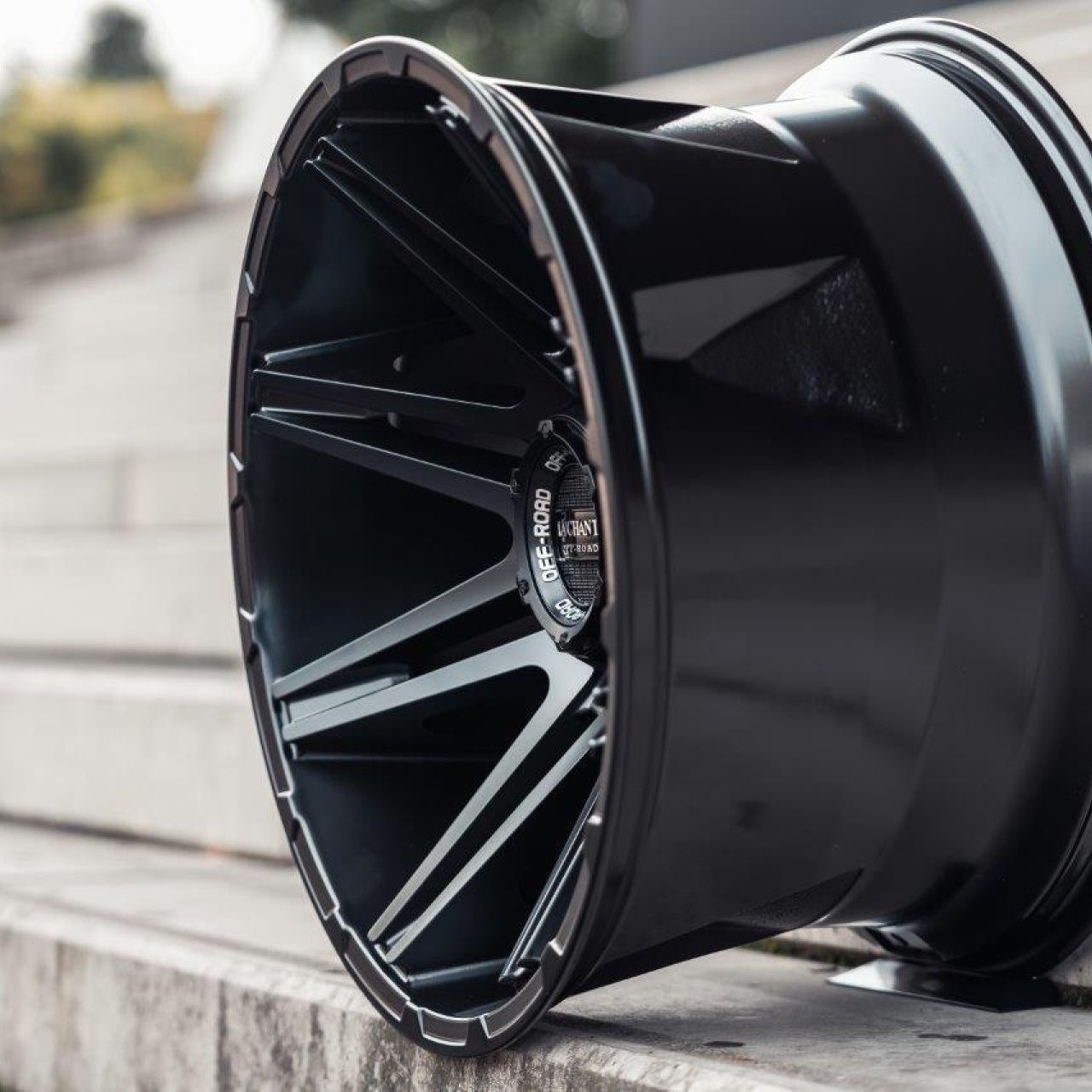 Felgi aluminiowe Chanti Black 20x12 5x139,7 ET -25 RAM 1500 94-18