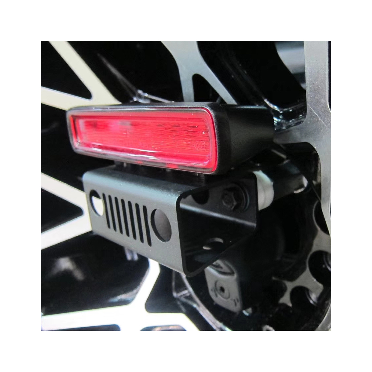 Relokacja mocowania trzeciego światła stopu OFD - Jeep Wrangler JL