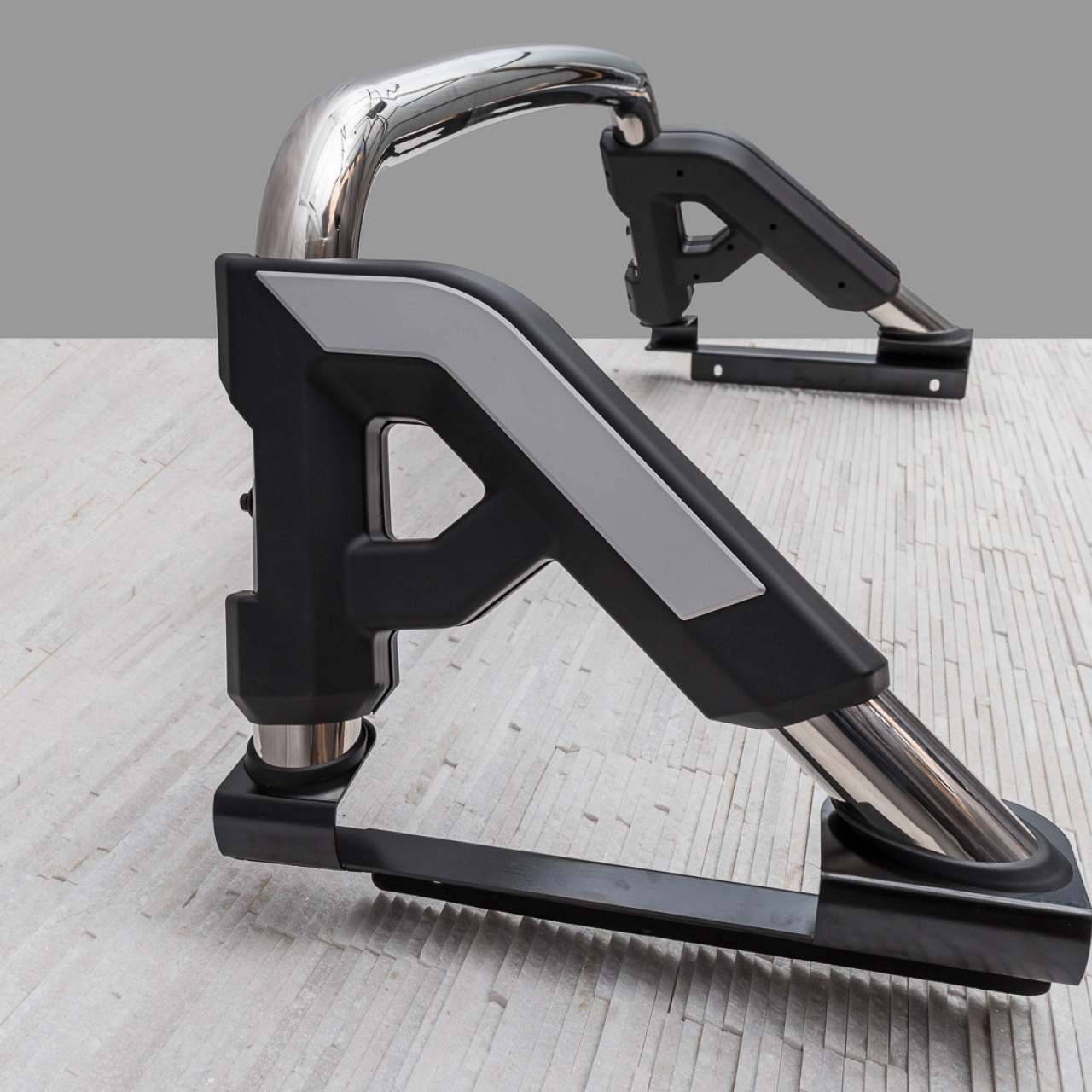 ORUROWANIE PAKI SKRZYNI ŁADUNKOWEJ TOYOTA HILUX 2015+