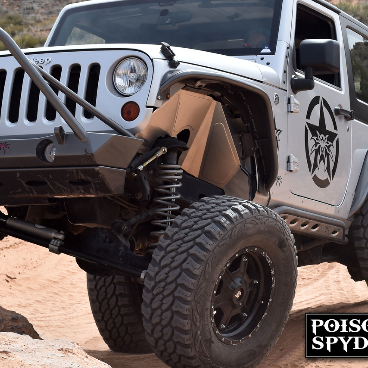 Osłony wewnętrzne błotników przednich JK