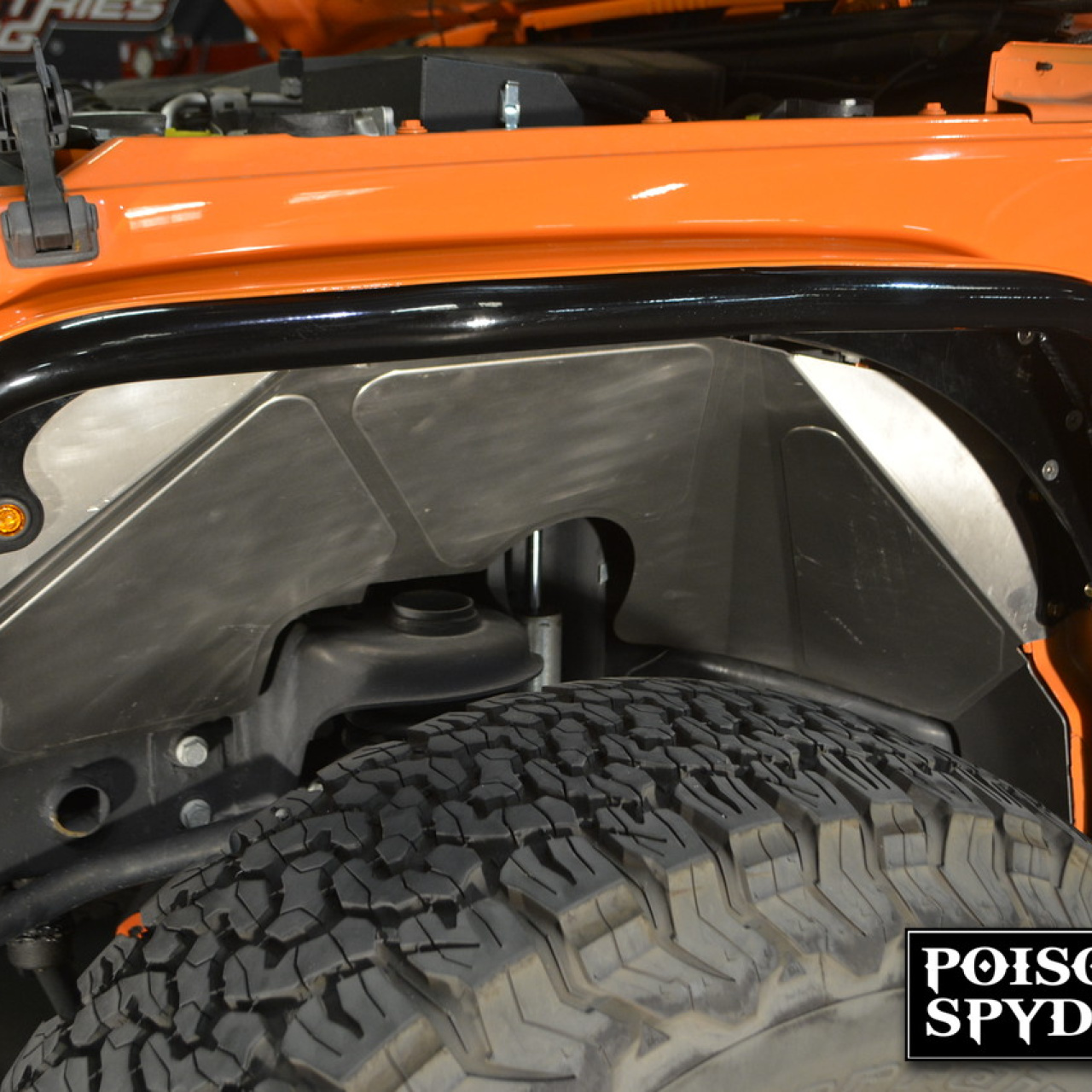 Osłony wewnętrzne błotników przednich JK