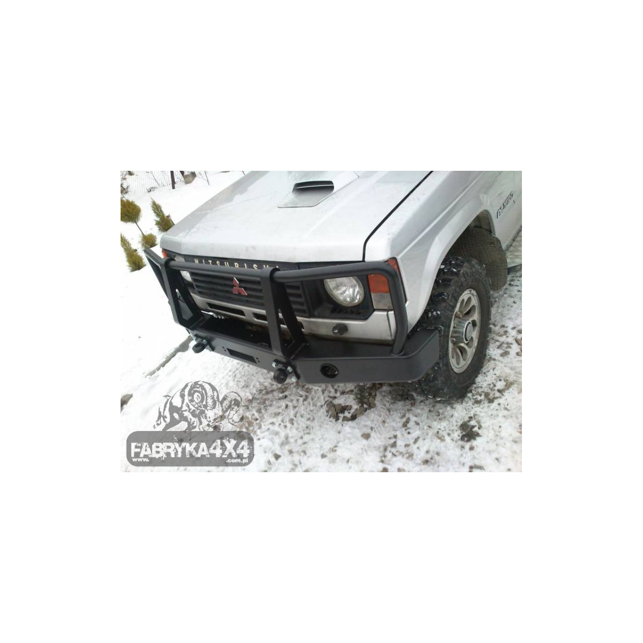 Zderzak przedni do Mitsubishi Pajero 1 82-91