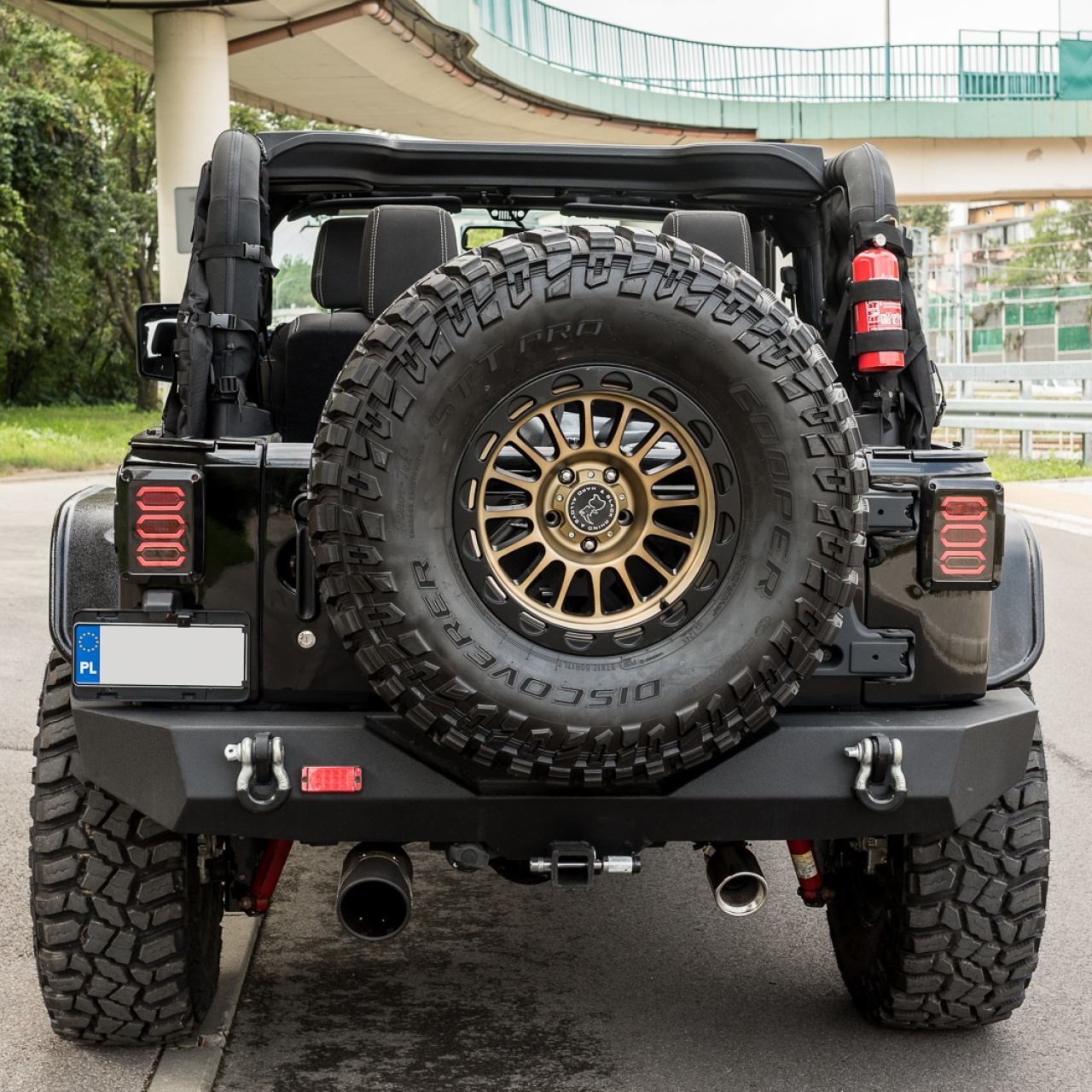 JEEP WRANGLER WERSJA USA MOCOWANIE TYLNEJ TABLICY REJESTRACYJNEJ OEM - Jeep Wrangler JK JL 07-