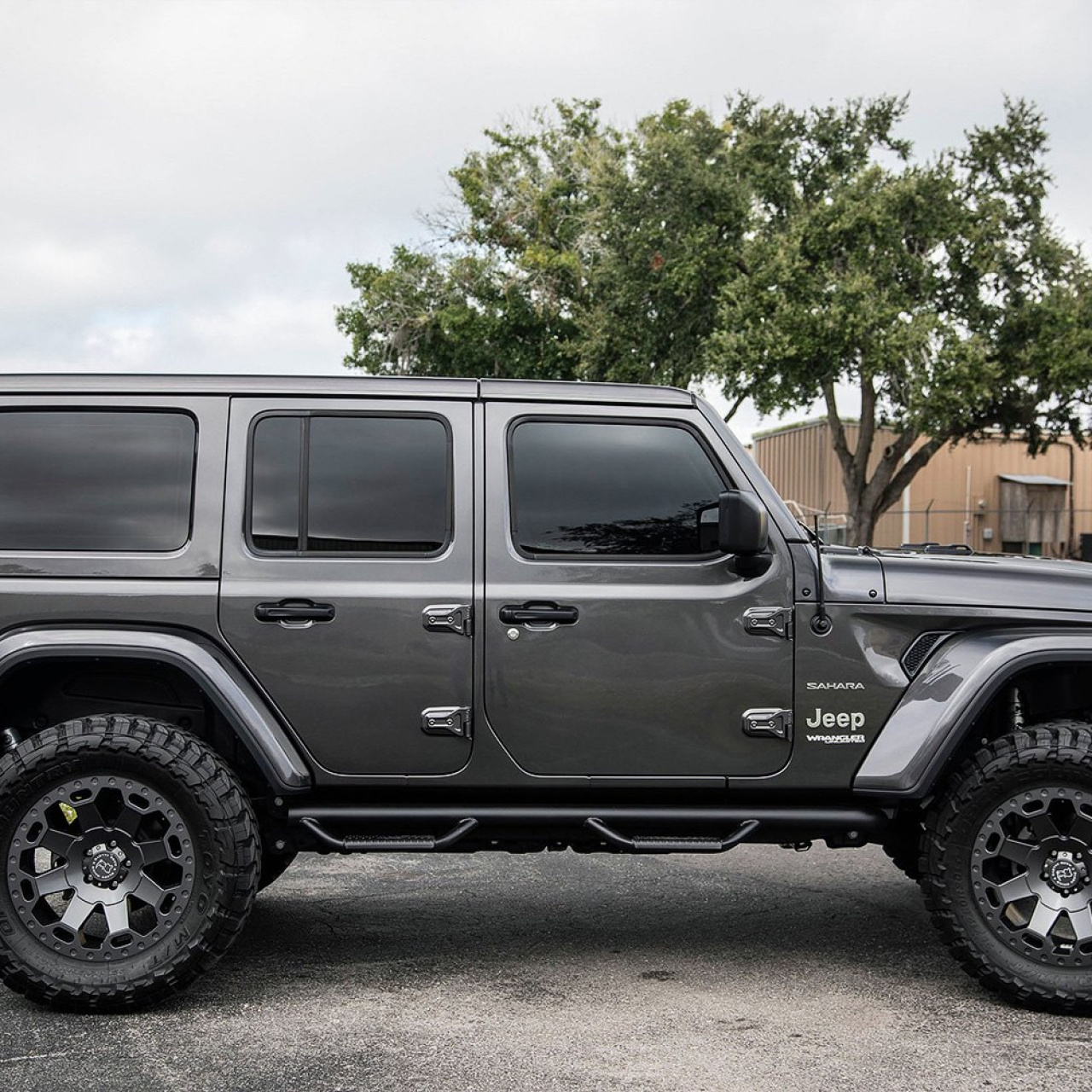 Felgi aluminiowe Black Rhino Model Warlord 18x9 ET-12 8x165,1 RAM 2500 3500