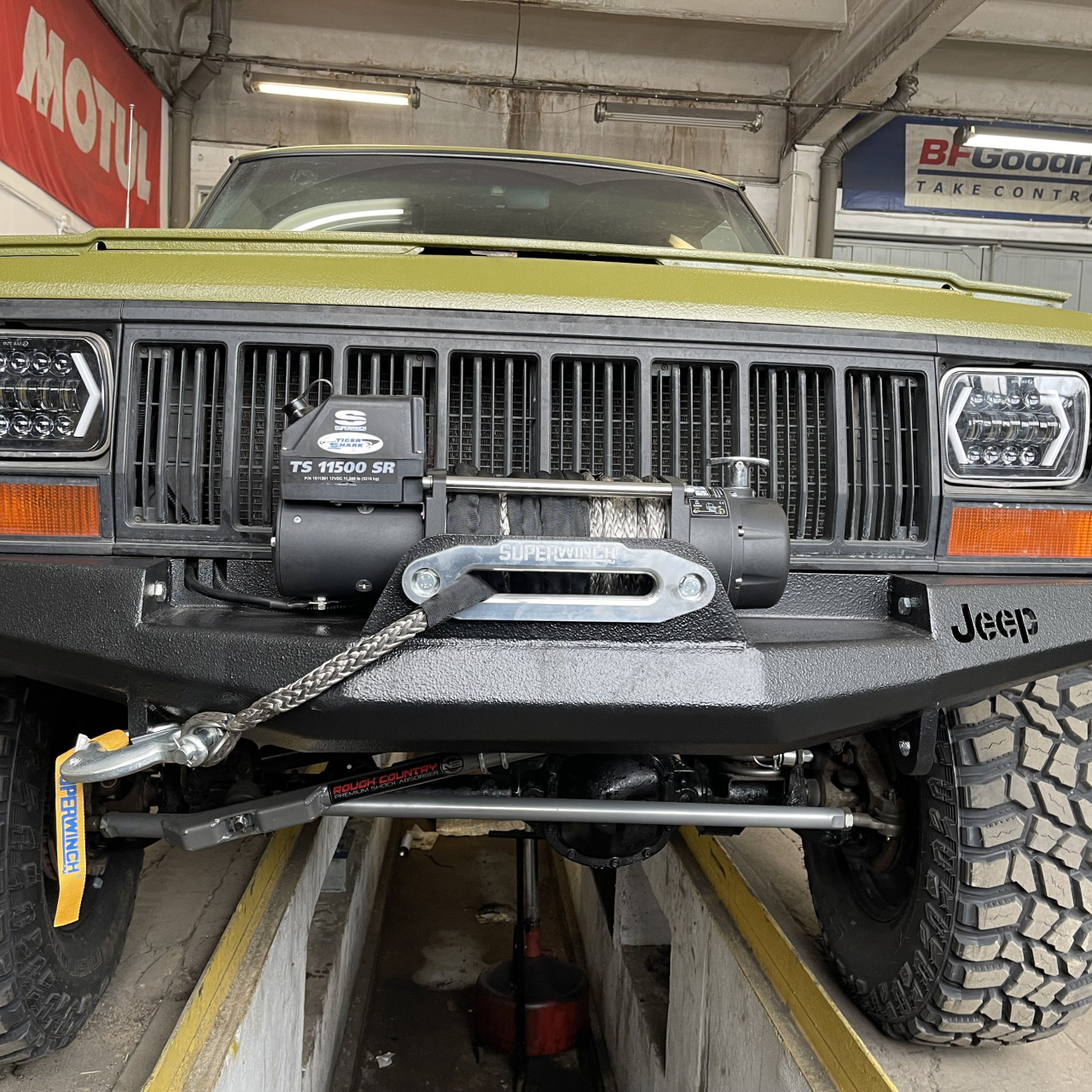 Zderzak przedni Jeep Cherokee XJ