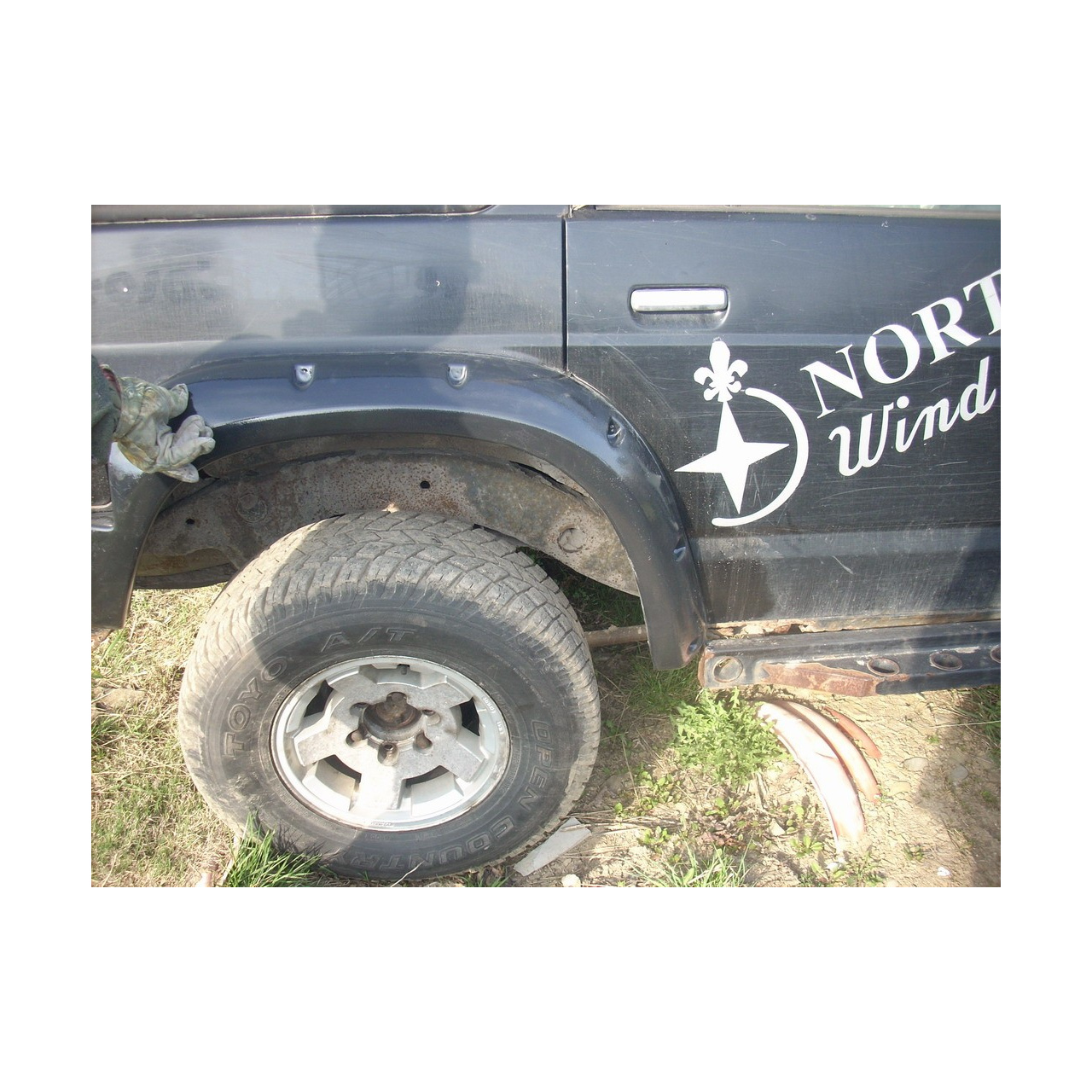 POSZERZENIA BŁOTNIKÓW NISSAN PATROL Y60 3D i 5D 1989- 1996