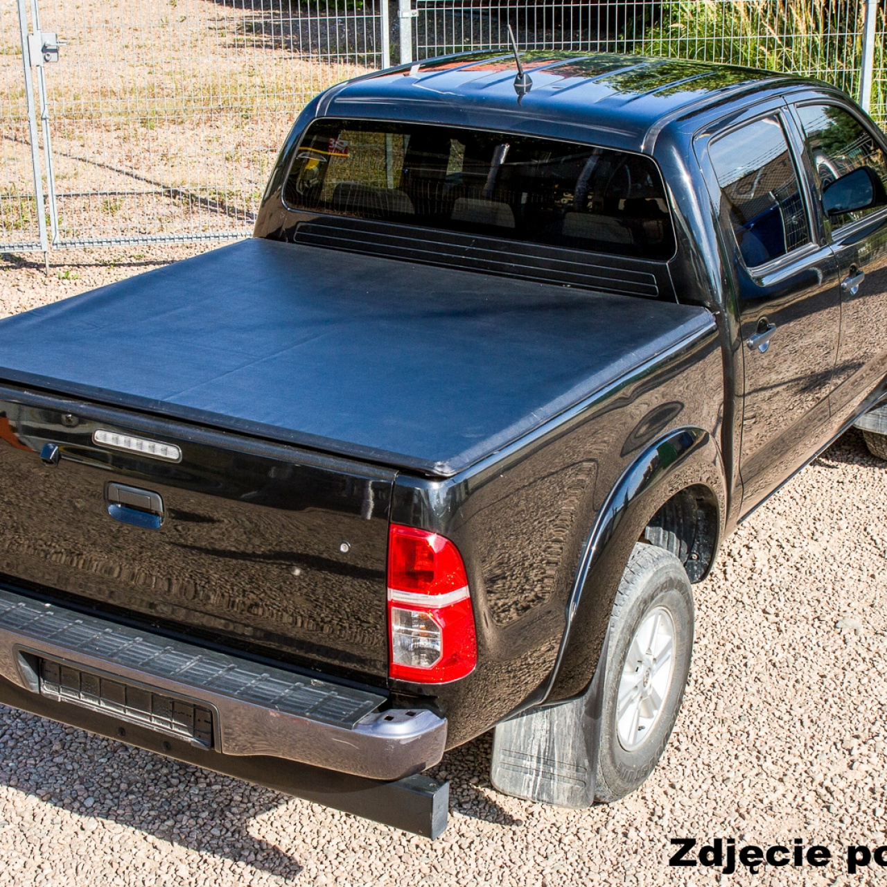 Miękka pokrywa skrzyni 5' 5" Toyota Hilux Revo 2015+