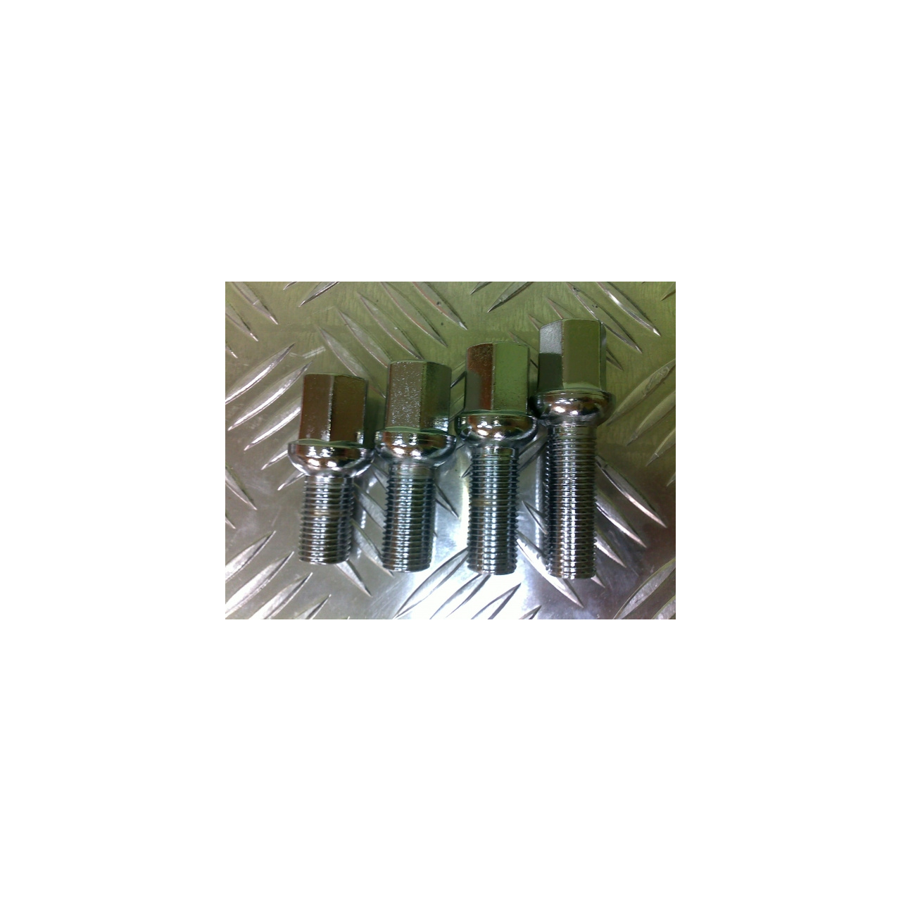 Śruby chrom sferyczne 14x1,5