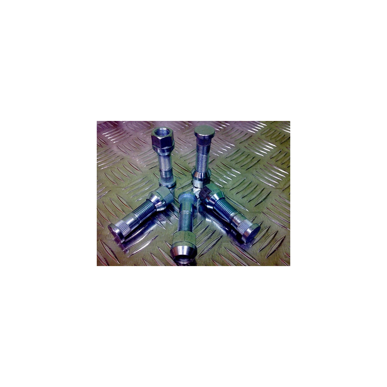 Szpilki + nakrętki do dystansów 14x1,5