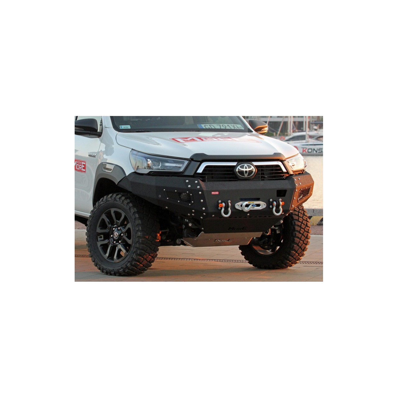 ZDERZAK PRZEDNI MORE4x4 TOYOTA HILUX REVO