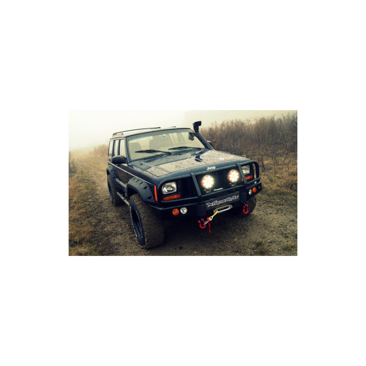 Zderzak stalowy przedni do Jeep Cherokee XJ z oświetleniem