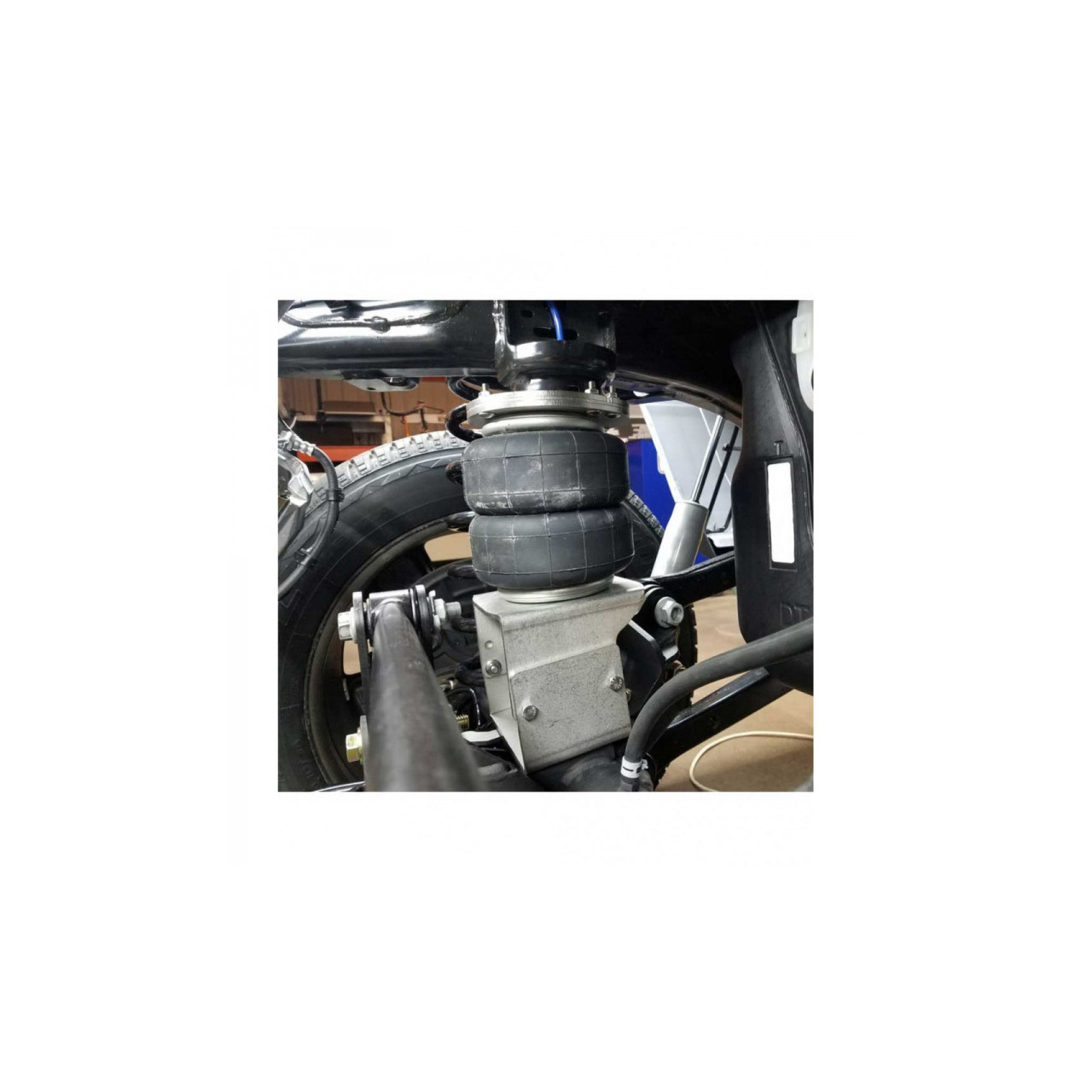 Zestaw pneumatyczny poziomujący zawieszenie tył Rough Country Lift 5-6" cali- Dodge RAM 1500 2019+