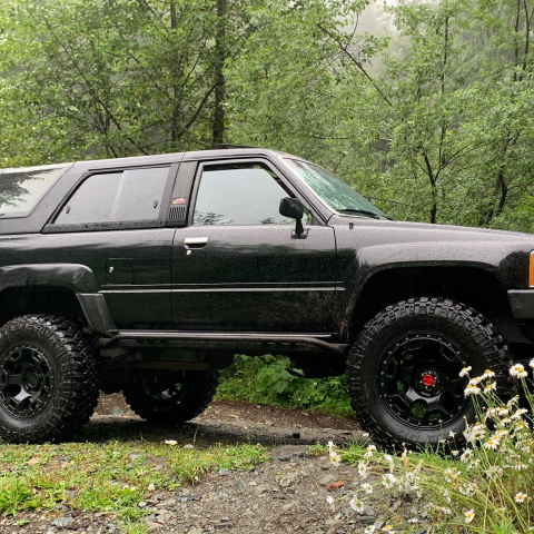 Felga aluminiowa Black Rhino Gauntlet Mirror 9x18 6x139,7 ET12 - Toyota, Nissan, Mitsubishi