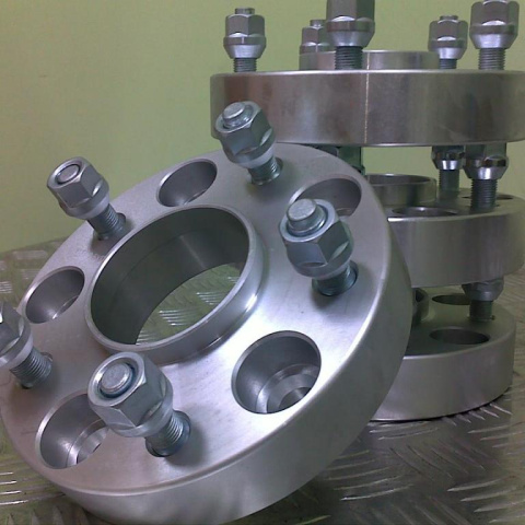 Dystanse aluminiowe 30mm 5x130 Porsche Cayenne z pierścieniem