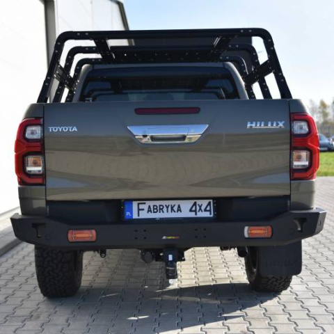 ZDERZAK TYŁ KRÓTKI Z LAMPAMI LED TOYOTA HILUX REVO 2020+