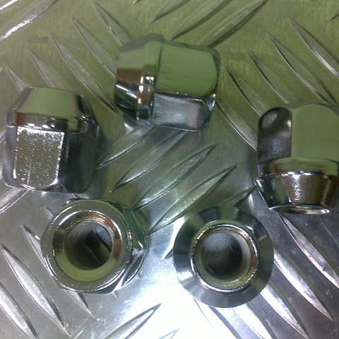 Nakrętki chrom otwarte felgi alu/stal 12x1,5 14mm klucz 19