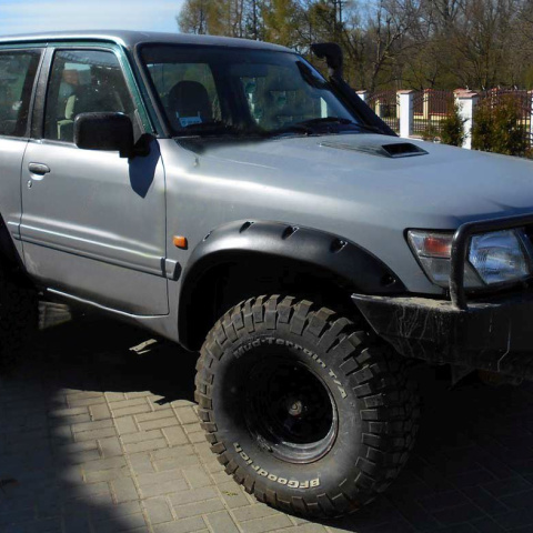 POSZERZENIA BŁOTNIKÓW NISSAN PATROL Y61 GR 3D 1997- 2004